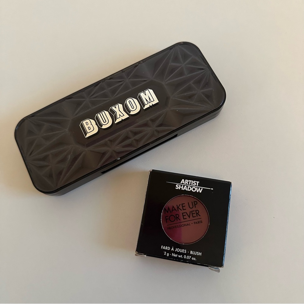 Buxom Eyeshadow Pallette + free eyeshadow!